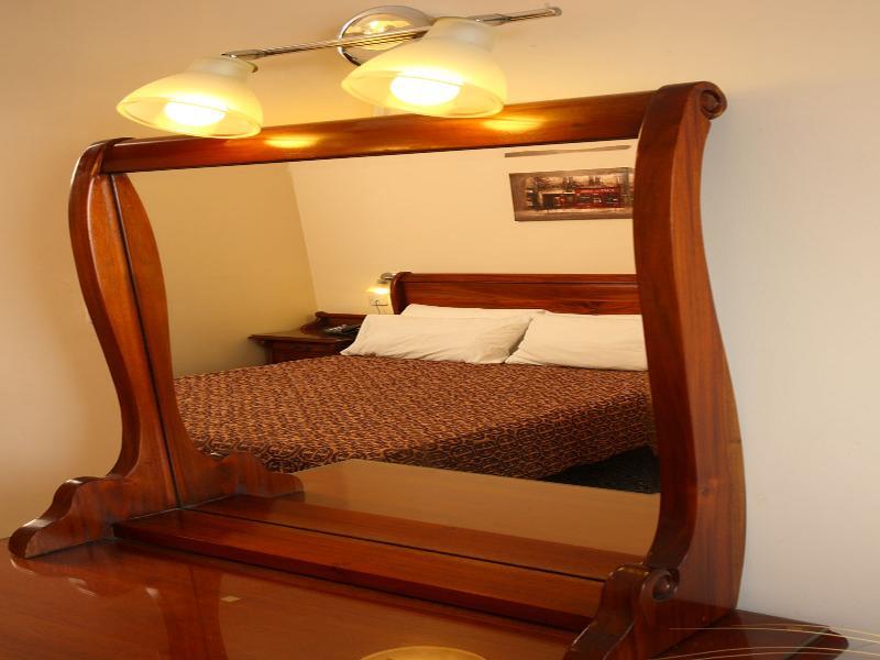 Sun City Hotel Tel Aviv Ngoại thất bức ảnh